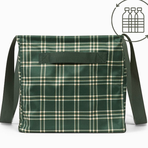 Thirty-one Deluxe Utility Tote in Evergreen Plaid - Picture 6 of 8